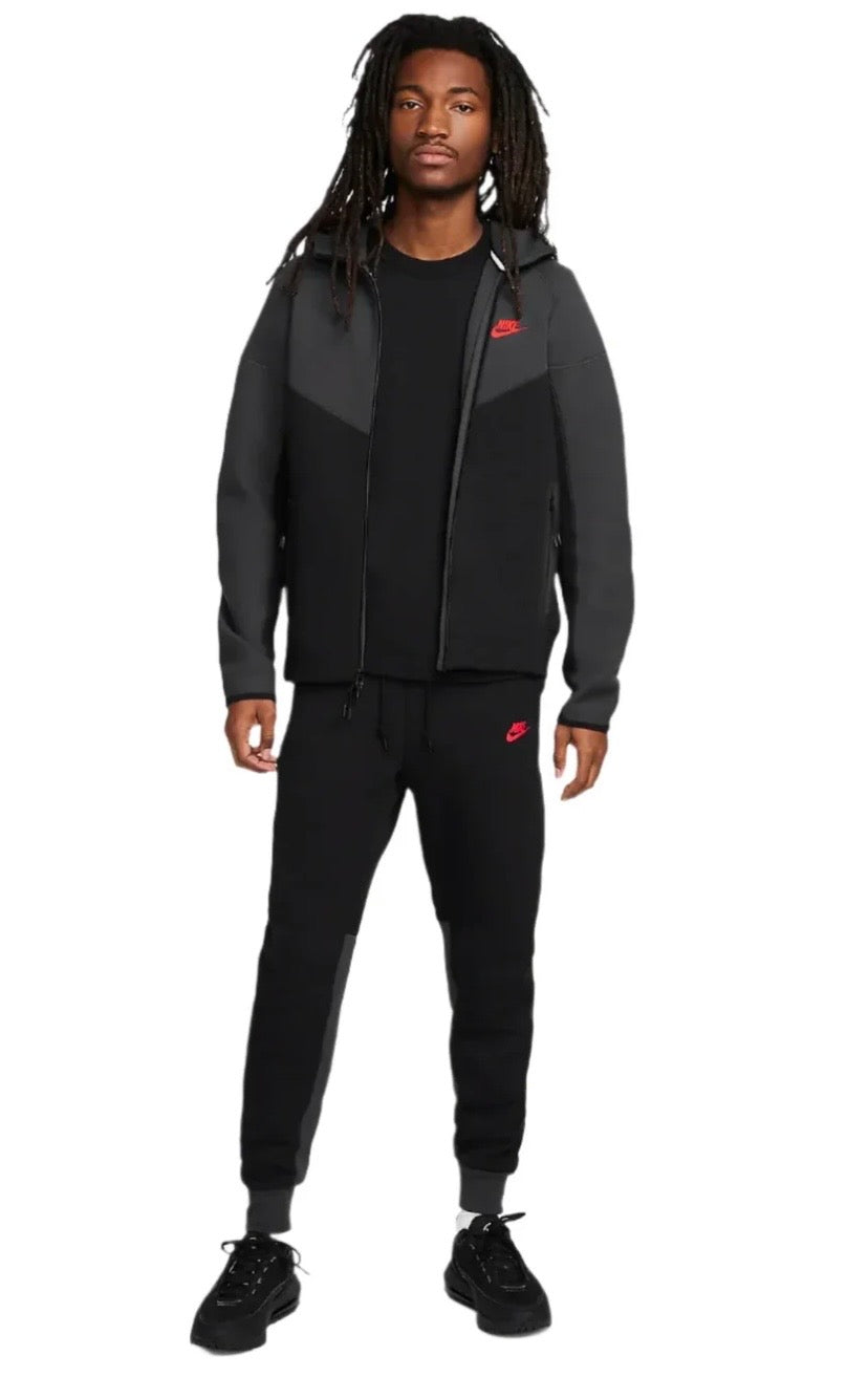 NIKE TECH FLEECE BLACK/DARK SMOKE GREY TRACKSUIT SET